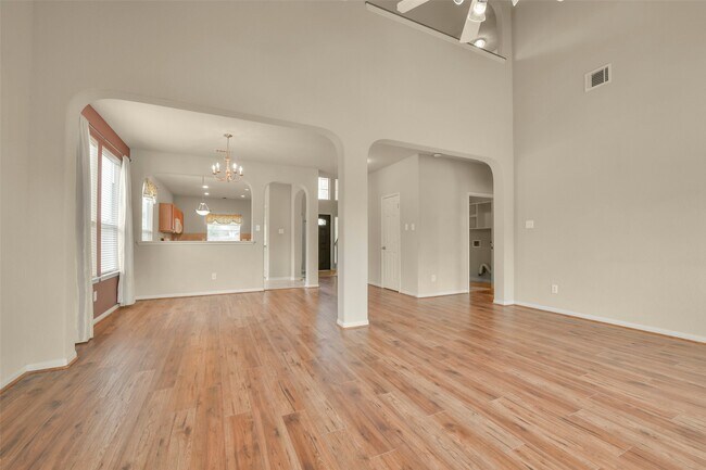 Building Photo - 1120 Lasso Ct