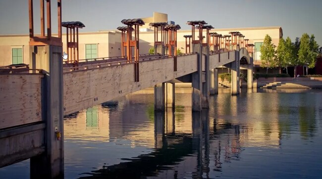 Building Photo - 9125 Marina Pacifica Dr N