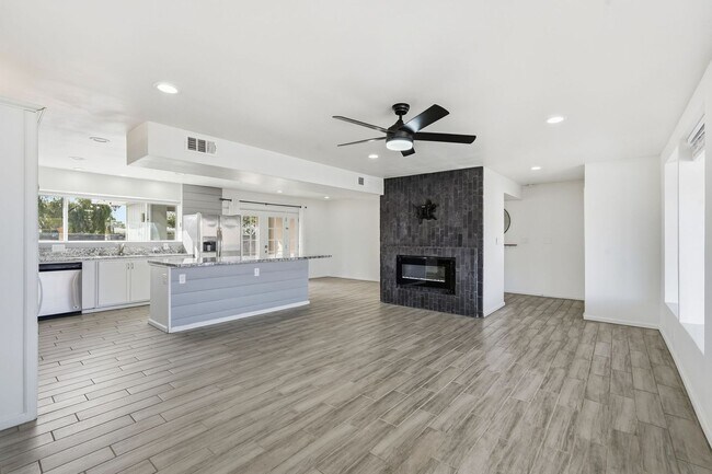 Building Photo - Pending/ Rented - Spacious 3-Bed, 2-Bath East Tucson Home with Large Yard & Open Layout