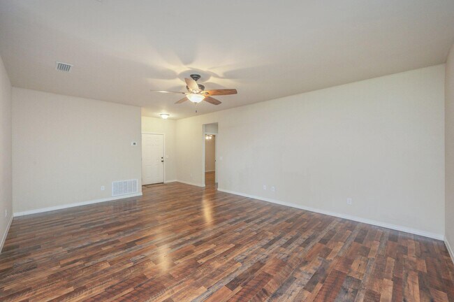 Building Photo - 646 Hunters Ridge Rd