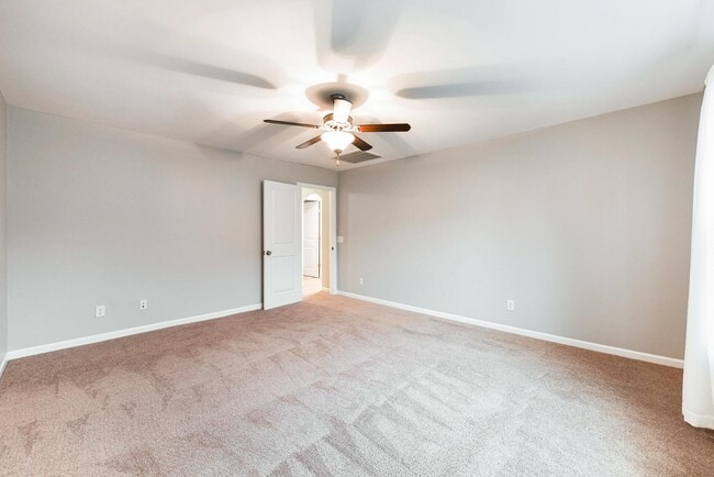 Building Photo - 432 War Admiral Ln