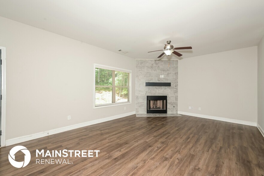 Building Photo - 707 Overlook Gln Dr