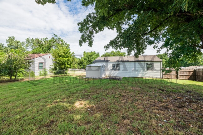 Building Photo - 301 Lamar Ct