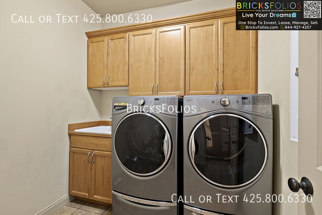 Building Photo - Executive Rental in Redmond – Luxury, Comf...