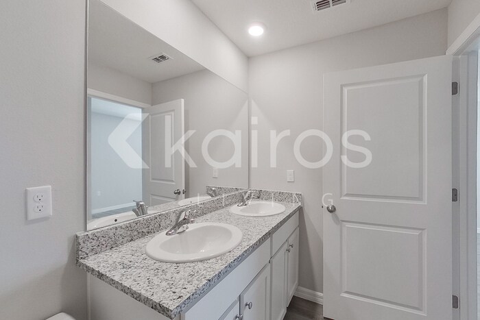 Building Photo - 8642 SW 43rd Ter