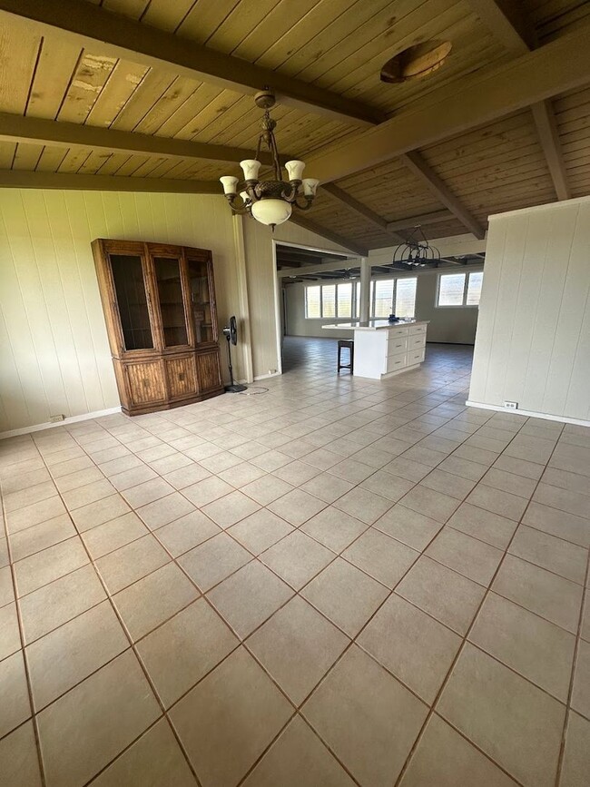 Building Photo - Pacific Palisades BIG SPACIOUS 5 bed, 2.5 ...