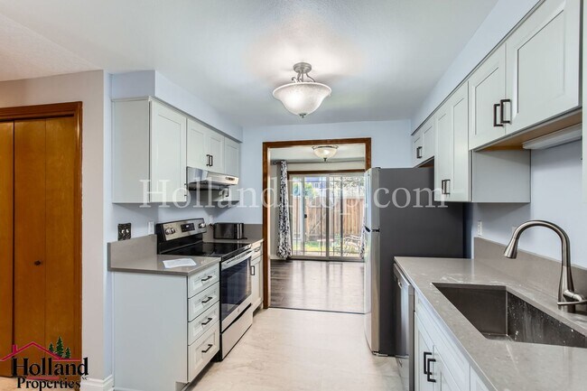 Building Photo - Charming 3-Bed, 2-Bath Home with Stunning Neighborhood Views & Excellent Amenities! NEW PRICE and...