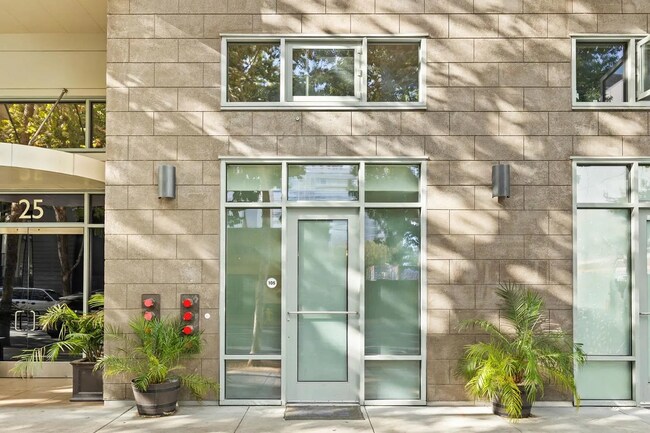 Building Photo - Unit 105