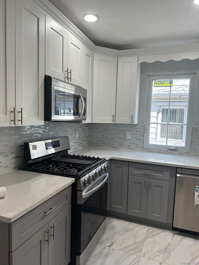 Building Photo - 237-34 Fairbury Ave