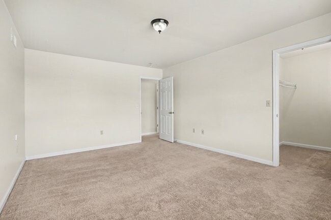 Building Photo - 65 Meade Dr