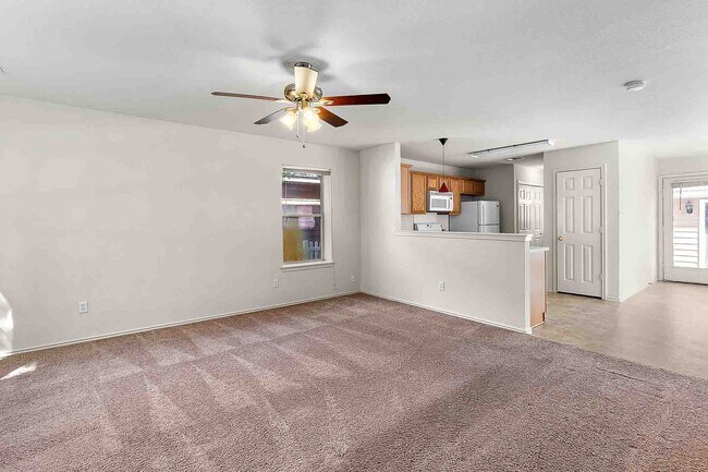 Building Photo - Plum Creek - 3 Bedroom / 2.5 Bathroom Home - 2 Car Garage - Fenced Backyard