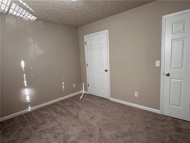 Building Photo - 305 Hulan Way