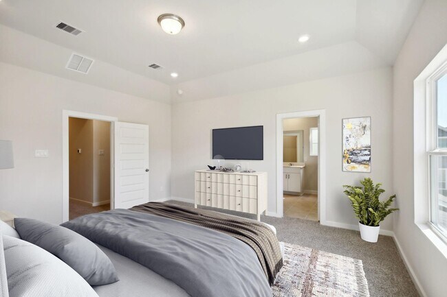 Building Photo - 586 Avisa Dr