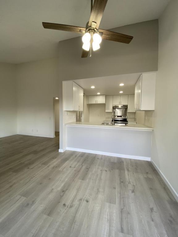 Building Photo - 160 N Richmont #D