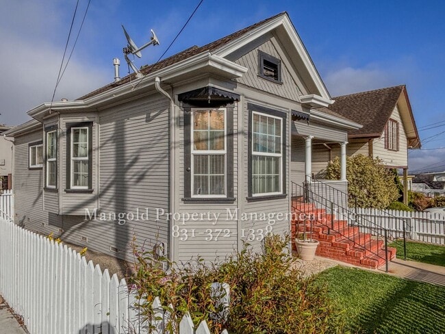 Building Photo - $1,000 Move In Special - Beautiful three-bedroom two-bath home located in Monterey!