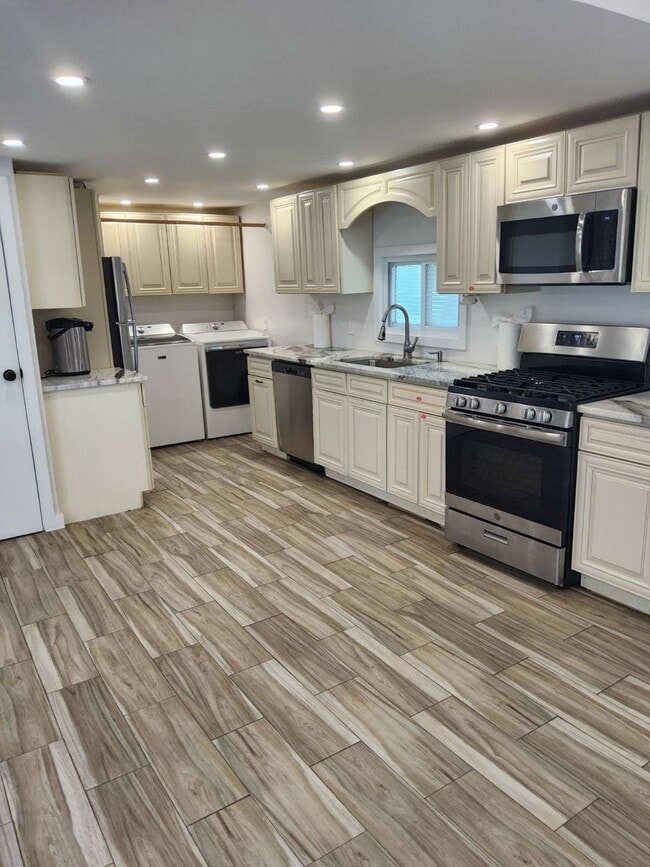 Building Photo - 13 Beth Mor Rd