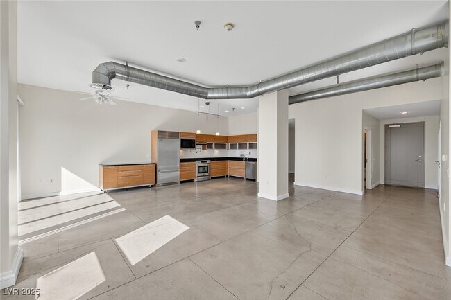 Building Photo - 200 Hoover Ave