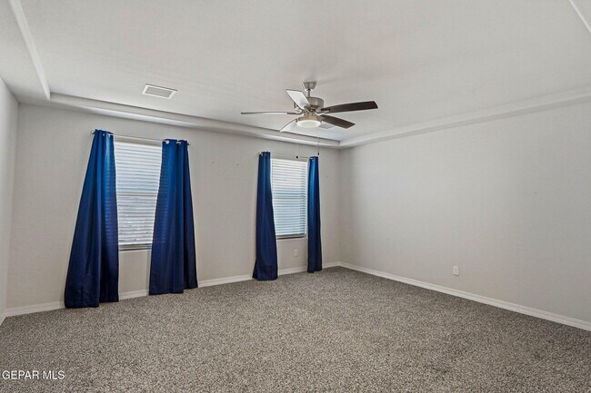 Building Photo - 7509 Enchanted Pk Dr