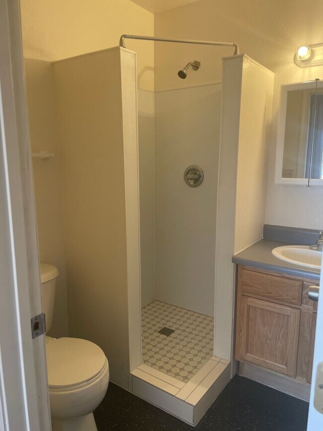 Building Photo - 3 Bedroom 2.5 bath rental Available