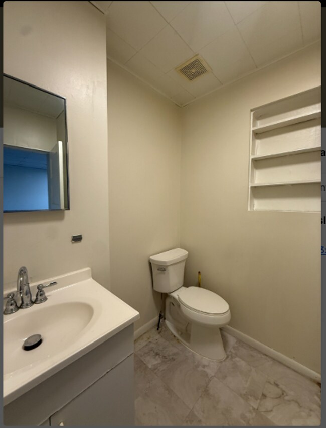 Building Photo - 446 McKean Ave