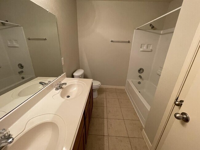 Building Photo - 2619 Grayson Point Ln