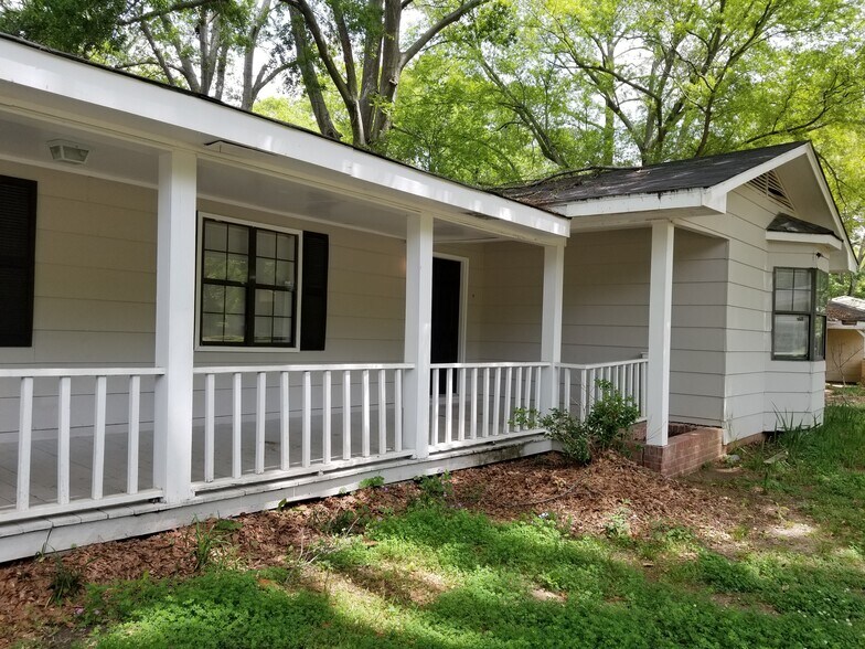 Building Photo - 1044 Brookley St