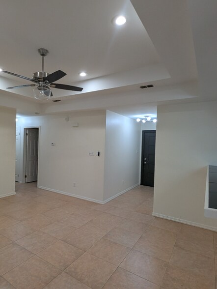 Building Photo - 2305 E 27th St