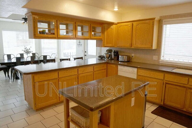 Building Photo - 4154 S Pheasant Run Dr