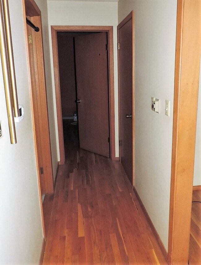 Building Photo - $2,200 | 4 Bedroom, 2 Bathroom House | No ...