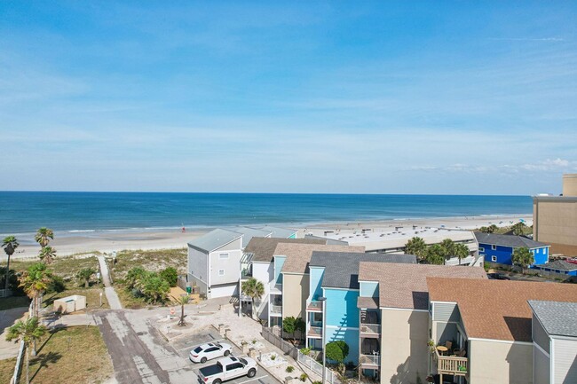 Building Photo - The townhome with ocean views from every room