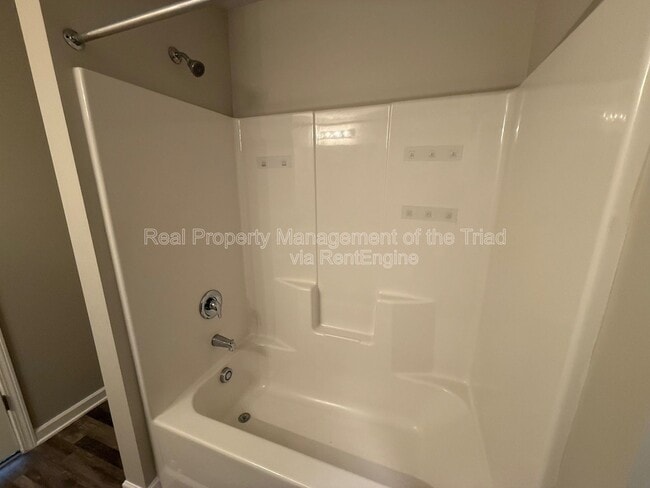 Building Photo - 3801 Miller Dr