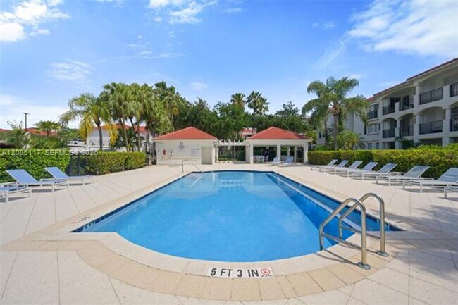 Building Photo - 3255 NE 184th St