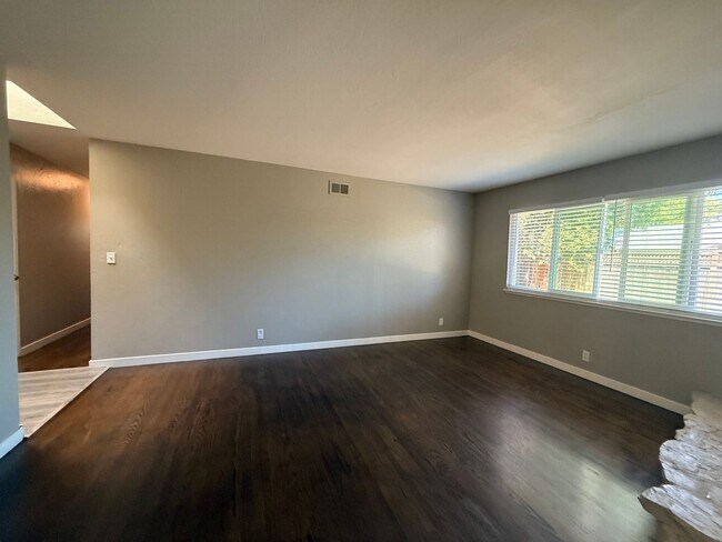 Building Photo - CAMPBELL - Open floor plan with separate f...