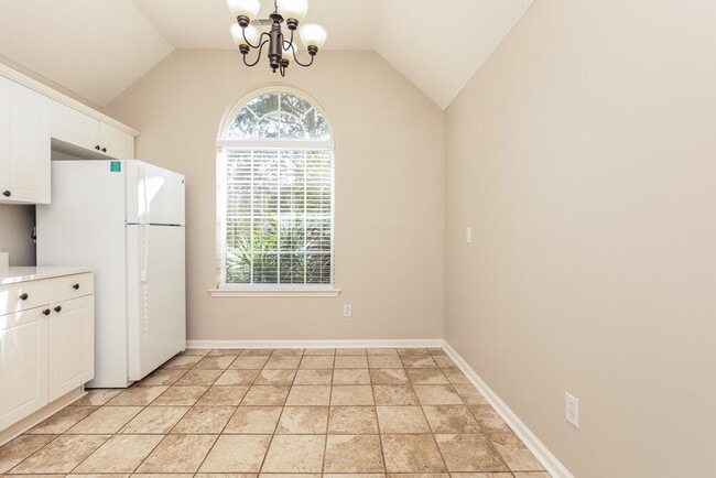 Building Photo - 505 Chinquapin Pl