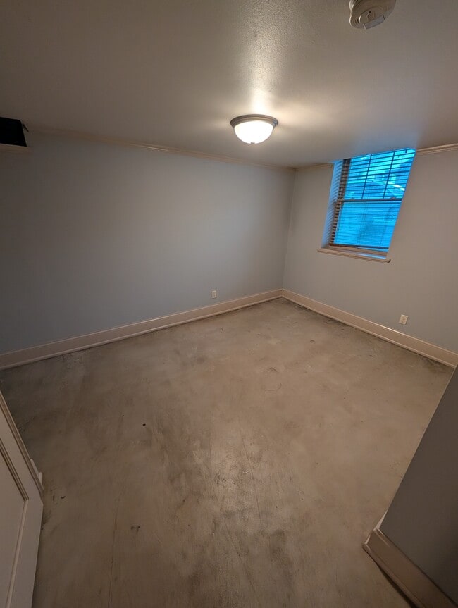 Building Photo - 2700 N Prospect Ave