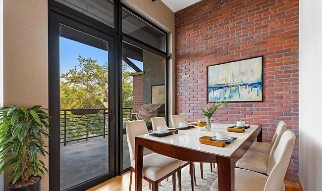 Building Photo - Luxury Old Town Loft in the Prestigious Magnolia Building