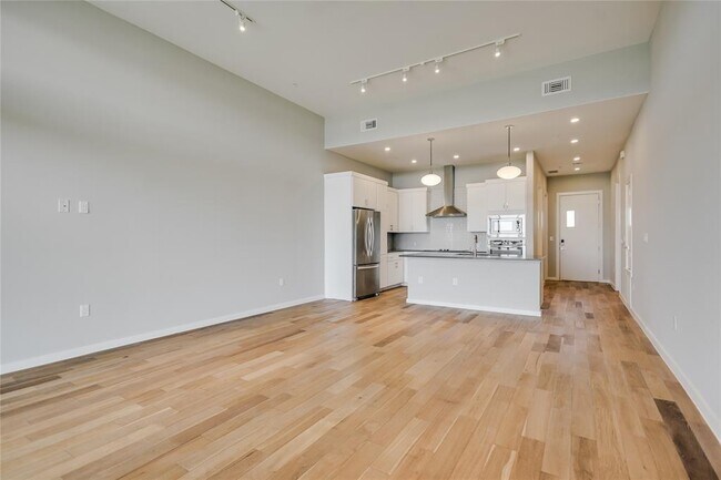 Building Photo - 5921 Hiline Rd