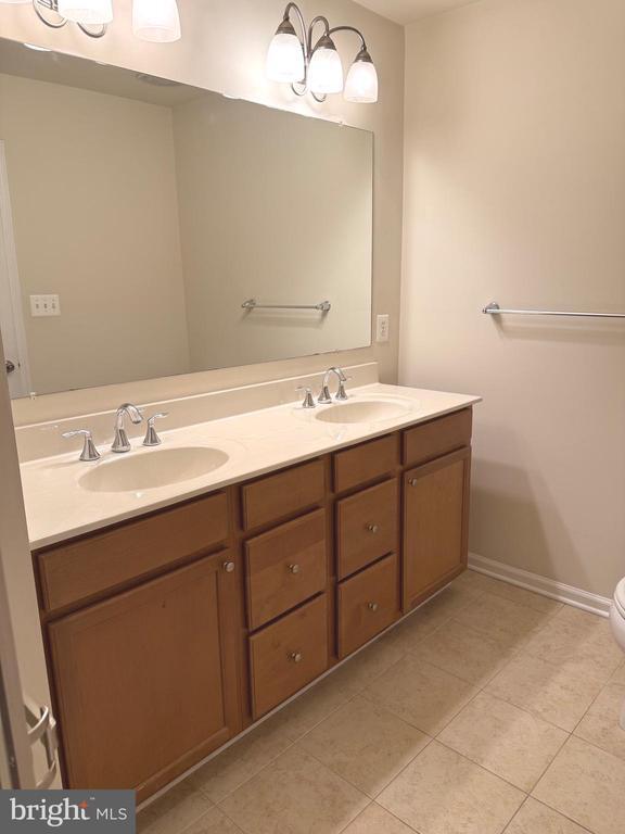 Building Photo - 2932 Truffle Oak Place