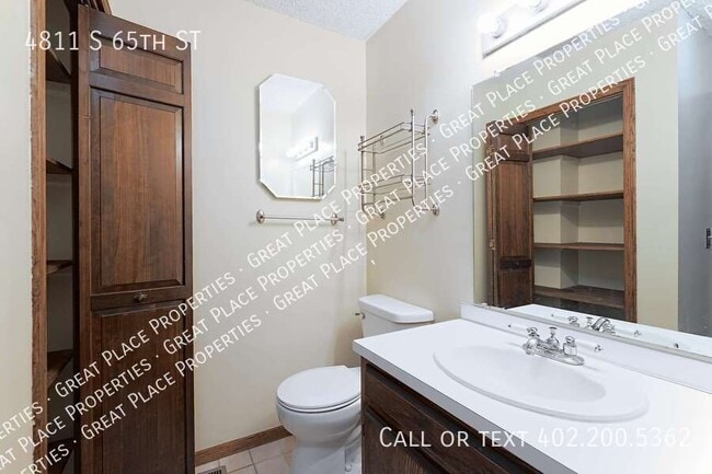 Building Photo - 4811 S 65th St