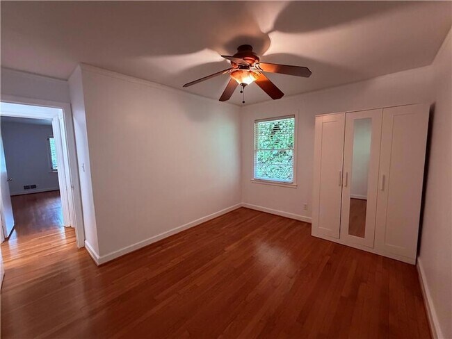 Building Photo - 6651 Castleton Dr NW
