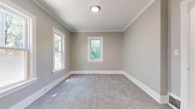 Building Photo - Cudell/West Blvd neighborhood; 4 bedroom/1 bath single family house for rent!