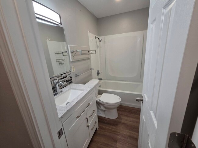 Building Photo - 2500 Westacre Dr