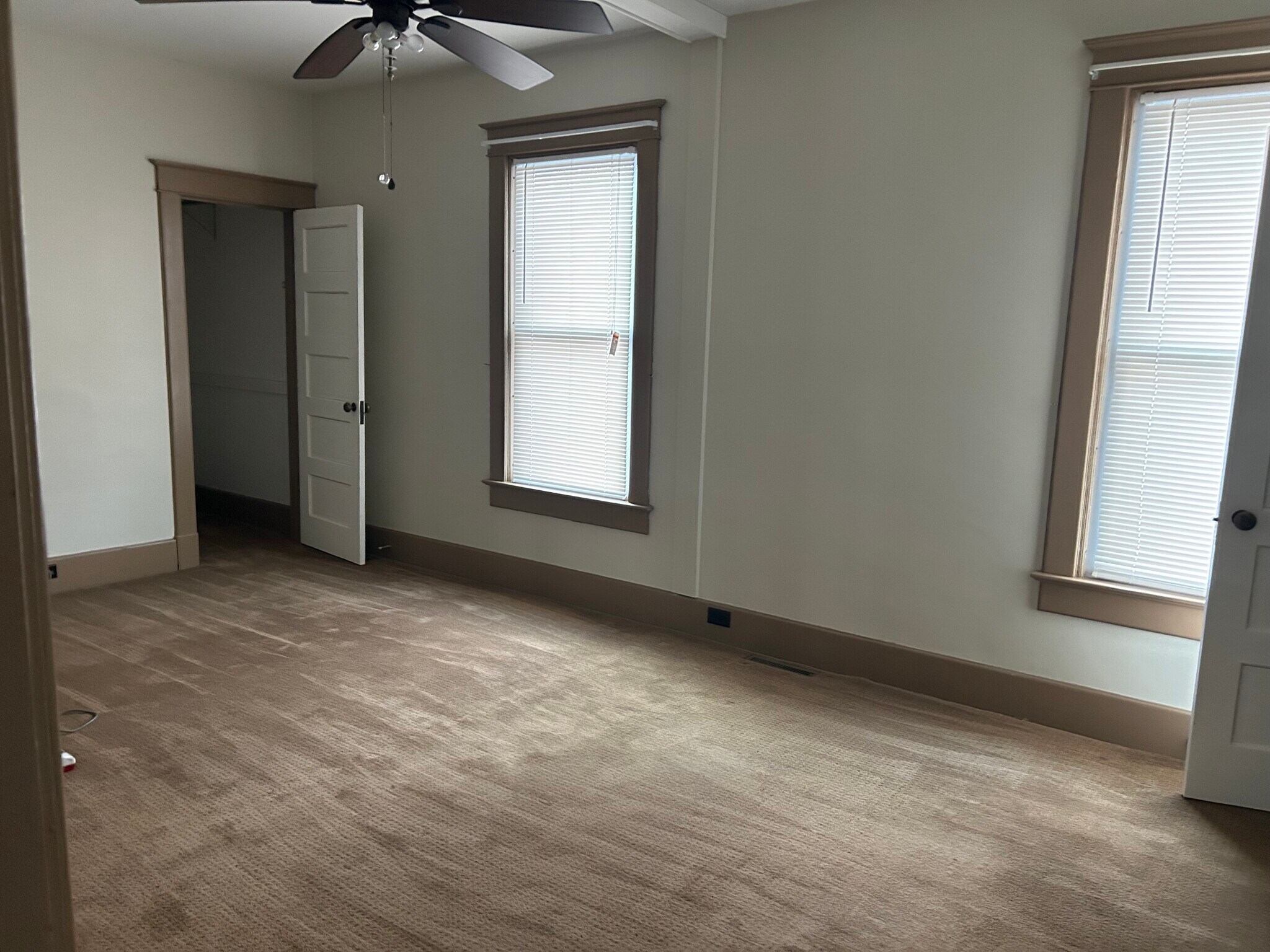 Building Photo - 2 Romeyn Ave