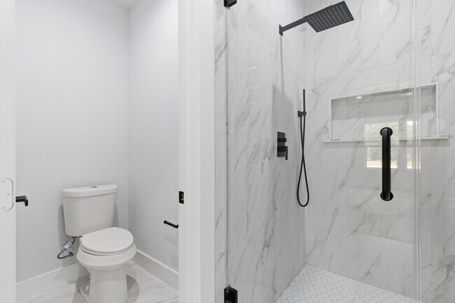 Building Photo - 7040 Kinney St