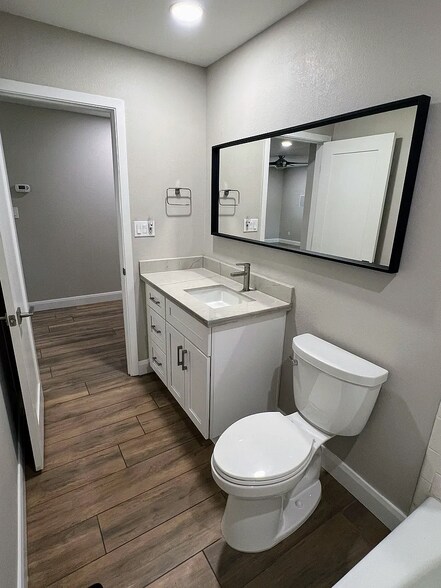 Building Photo - 2508 E Loyola Dr