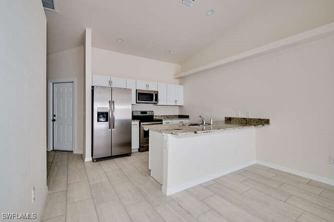 Building Photo - 1303 SE 8th Pl
