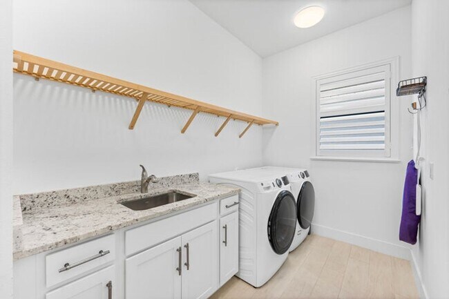 Building Photo - 15763 Longboat Key Dr