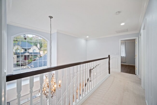 Building Photo - 16044 SE Flavel Dr