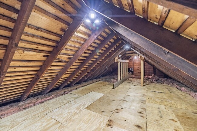 Building Photo - 120 Lawson Ave