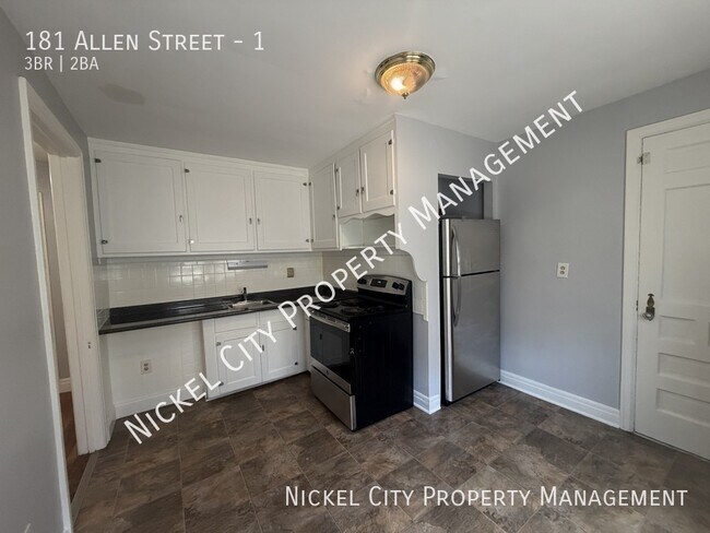 Building Photo - 181 Allen St